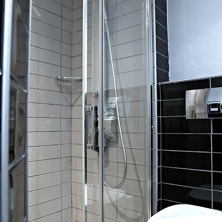 Готель Aquamare And