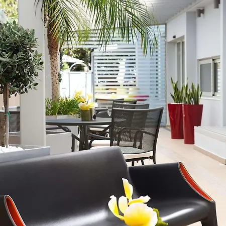 Aquamare And Rhodes City