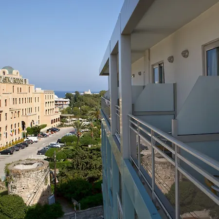 Aquamare And 4*