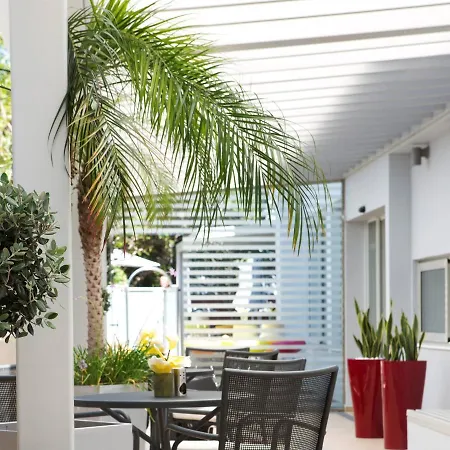 Aquamare And Rhodes City